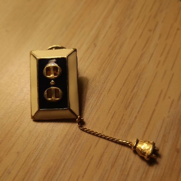 Meet your Posher, Janice - Picture 2 of 2